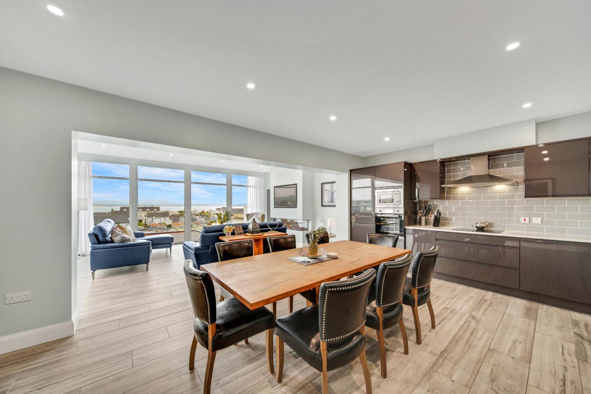 Bayview Luxury 4 Bedroom Penthouse ดาวนิงส์ ภายนอก รูปภาพ
